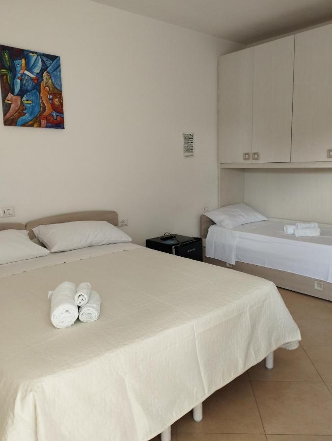Affitta Camere Zio Peppe San Teodoro  Exteriör bild